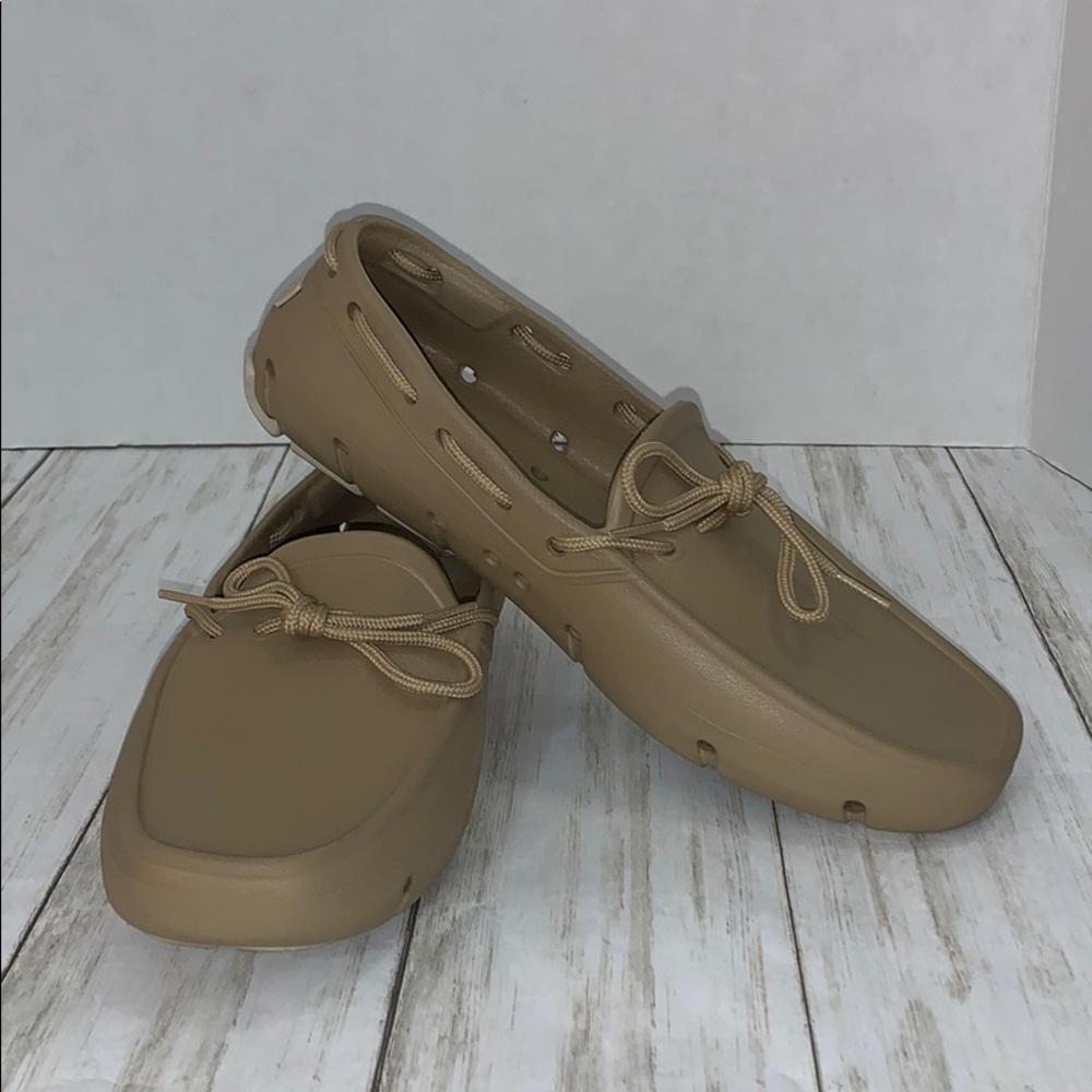 Size 8 Tucket Gilles Deck Shoes